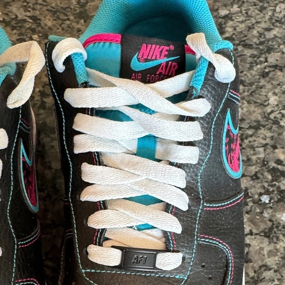 Nike Air Force 1 Miami nights Black with Teal and Pink Details EUC 9.5